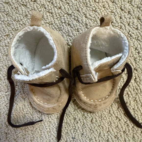 NWOT Rising Star Fleece Booties Size 9-12 Months - Picture 2 of 5